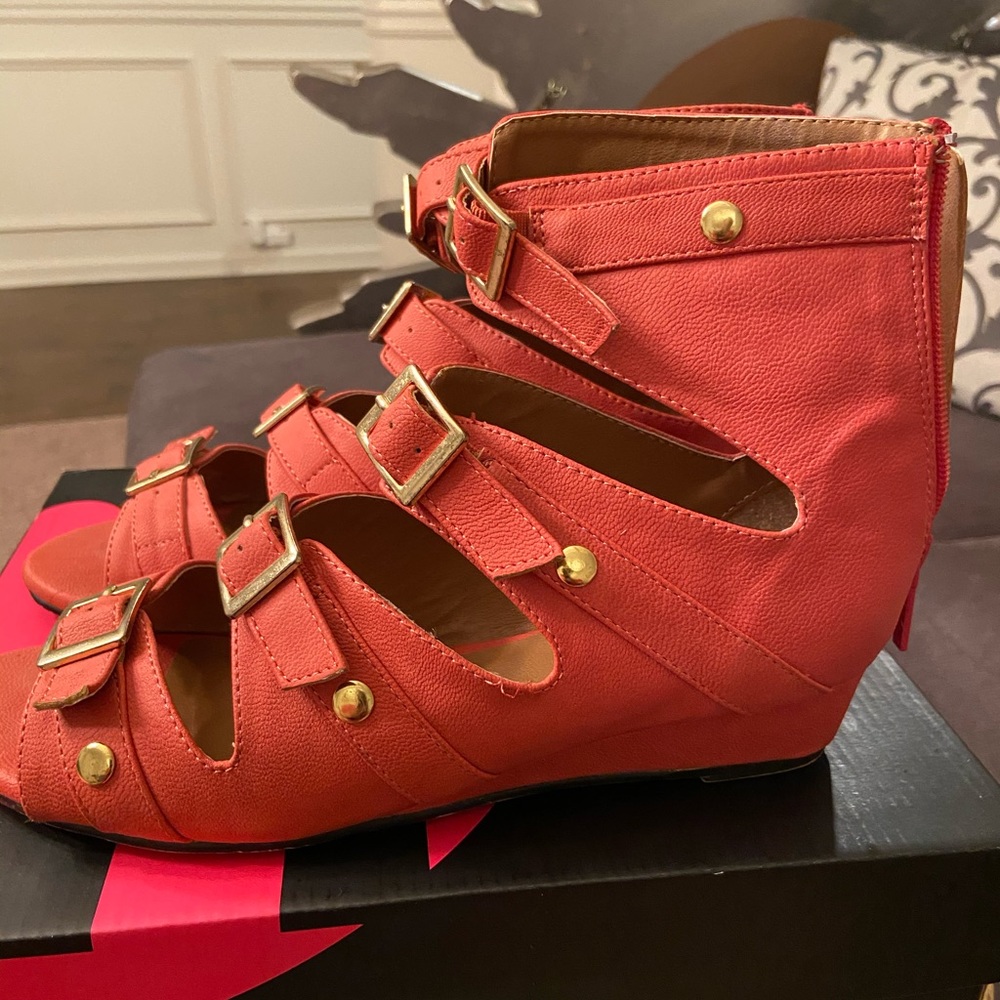 Sandals - Picture 3 of 4